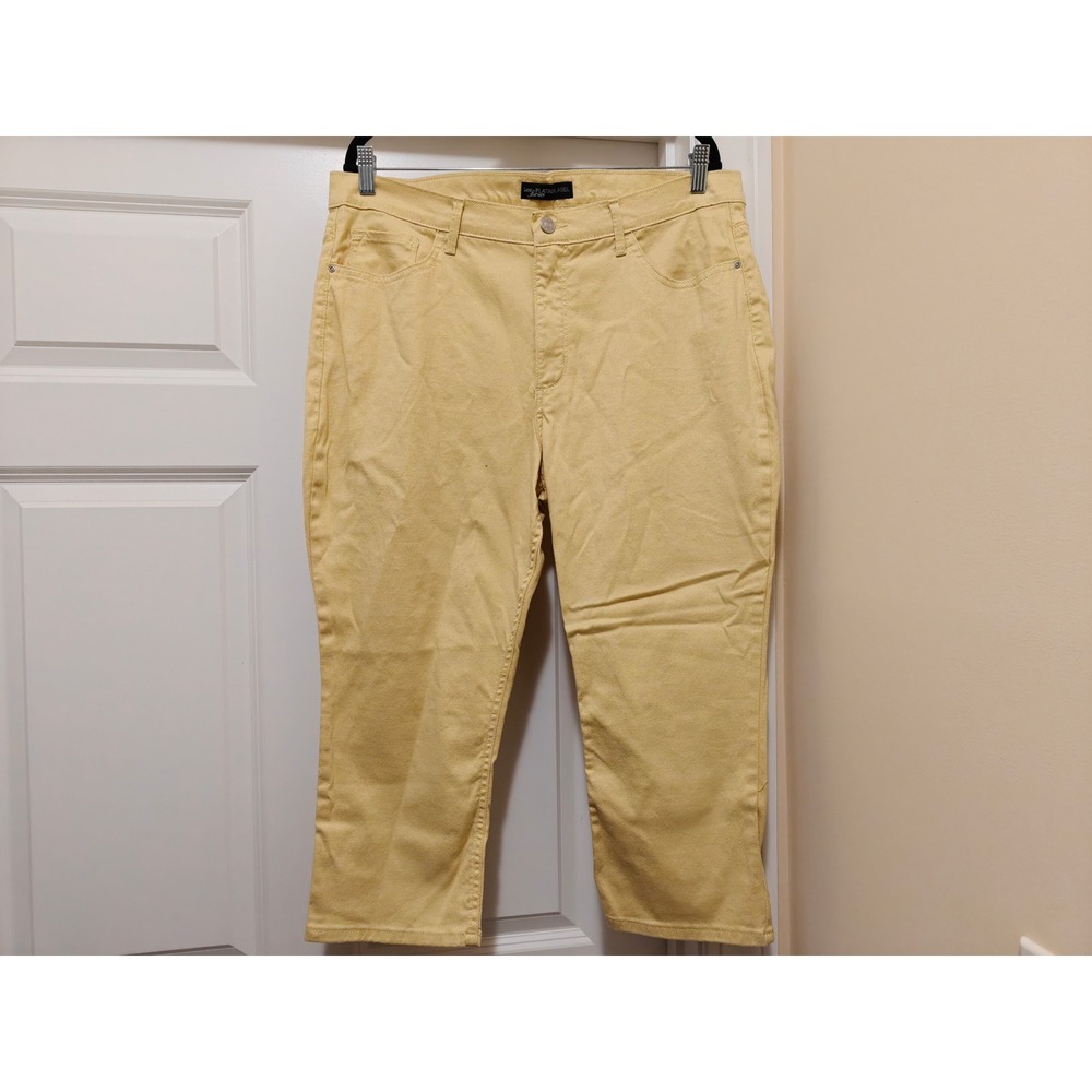 Lee Platinum Label Womens 18M Yellow Cropped Capri Denim Pants P040916
